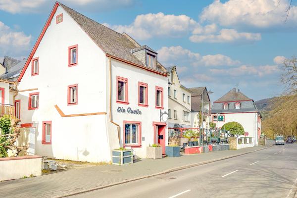 Ruim vakantiehuis aan de Moezel met 3 ensuite slaapkamers in Bernkastel-Kues - thumbnail 1