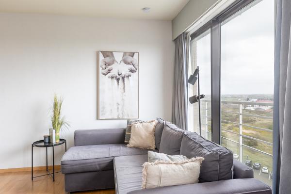 Licht appartement op de 8e verdieping met zonnig terras vlak bij zee - thumbnail 4