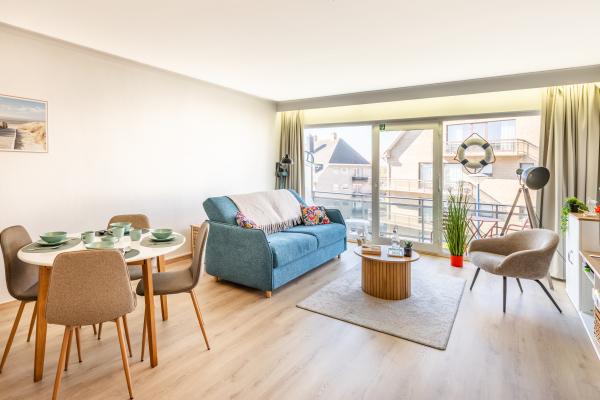 Gerenoveerd appartement op 100 meter van strand en centrum Koksijde - thumbnail 1