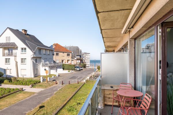 Gerenoveerd appartement op 100 meter van strand en centrum Koksijde - thumbnail 2