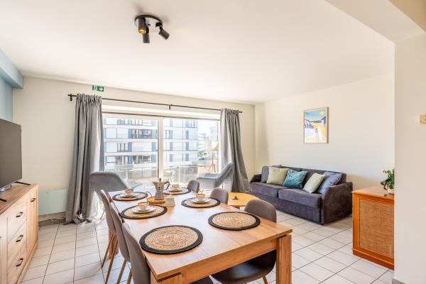 Zonovergoten appartement met zeezicht in het hart van Koksijde - thumbnail 1