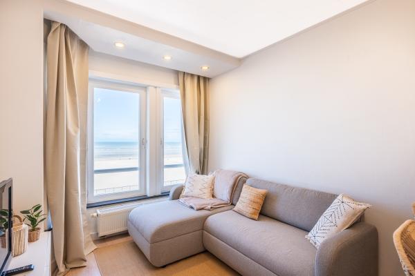 Appartement op zeedijk Koksijde met zeezicht, strand op 10 meter - thumbnail 2