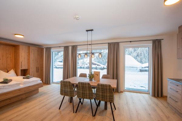 Ski-in ski-out appartement in Hinterglemm met sauna en bergzicht voor 8 personen - thumbnail 2