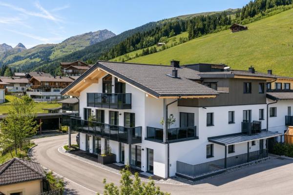 Appartement direct aan de piste met buitensauna in Hinterglemm - thumbnail 1