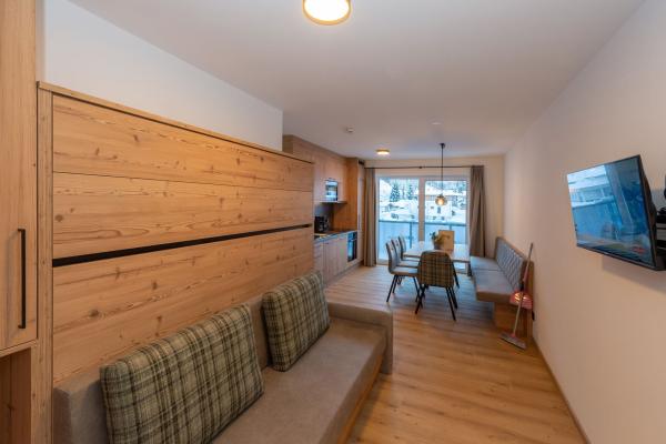 Sfeervol appartement direct aan de piste in Hinterglemm voor 9 personen - thumbnail 6