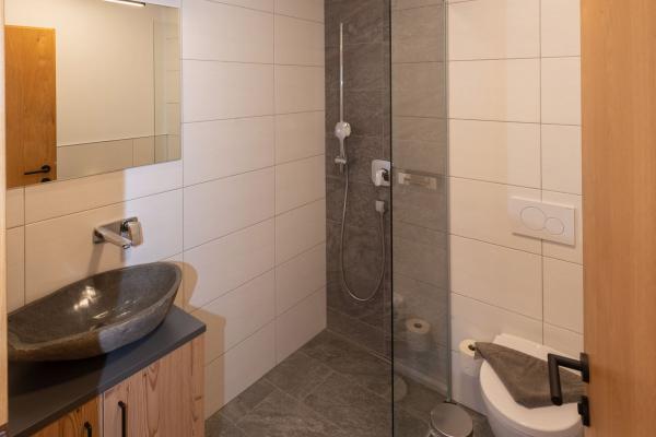 Sfeervol appartement direct aan de piste in Hinterglemm voor 9 personen - thumbnail 5