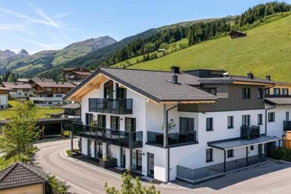 Ski-Inn appartement met buitensauna direct aan de piste in Hinterglemm - thumbnail 1