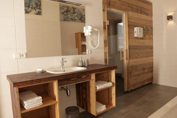 Chalet met Finse sauna en tuin, 5 minuten van Pressegger See - thumbnail 2