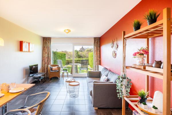 Duinappartement met privétuintjes op 200 meter van het strand in Sint-Idesbald - thumbnail 1