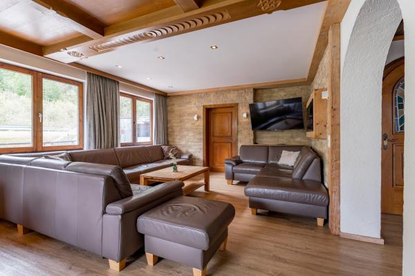 Vrijstaand Alpenchalet voor 19 personen met sauna, tuin en directe piste-toegang - thumbnail 2