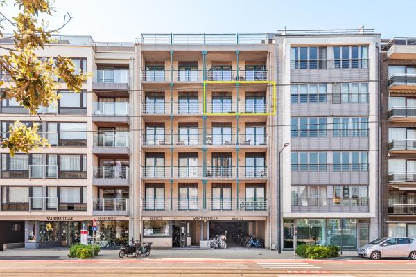 8-persoons gerenoveerd appartement aan zee in Oostduinkerke - thumbnail 6