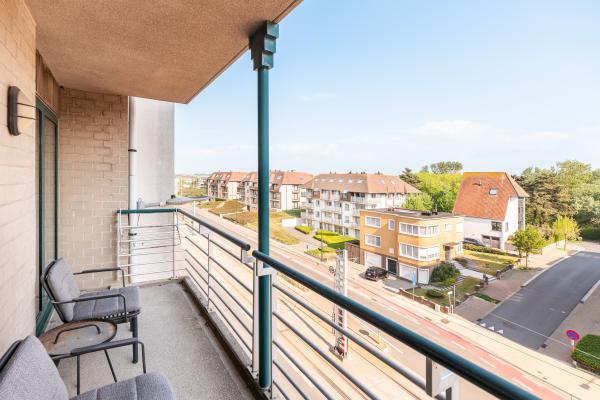 8-persoons gerenoveerd appartement aan zee in Oostduinkerke - thumbnail 2