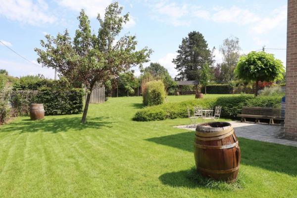 Vrijstaande villa met grote tuin voor 6 personen in Durbuy - thumbnail 3