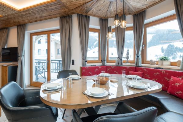 Piste-aan-huis in Saalbach: ruim appartement voor 9 met zonnig bergterras - thumbnail 3