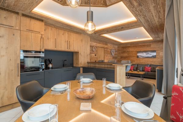 Piste-aan-huis in Saalbach: ruim appartement voor 9 met zonnig bergterras - thumbnail 4