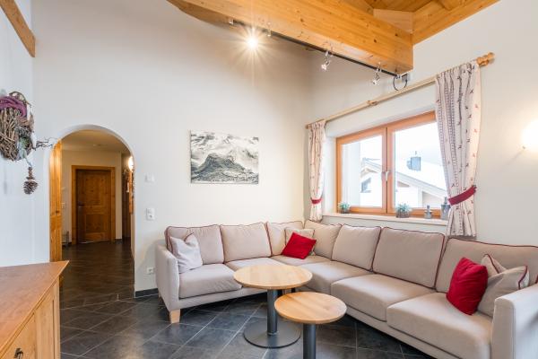 Prachtig 8-persoons appartement direct aan de piste in Saalbach - thumbnail 3