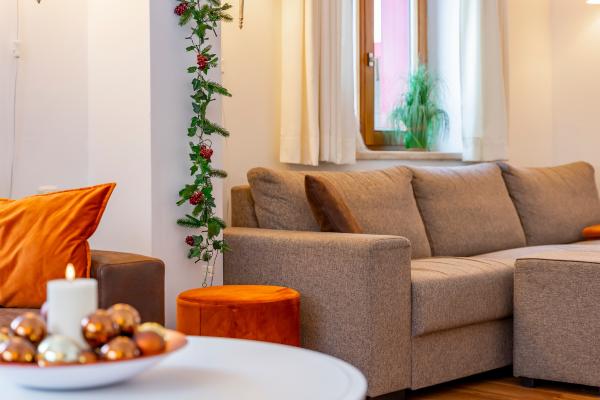 Luxe chalet voor 20 personen met sauna, direct aan de piste in Saalbach - thumbnail 3