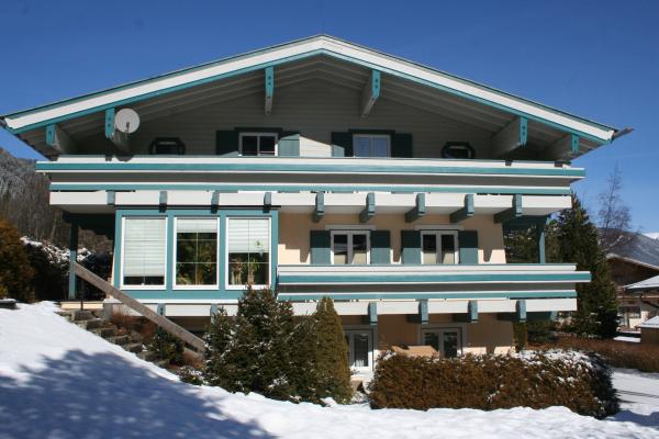 Centraal gelegen vakantiehuis in Krimml met uitzicht op de watervallen - thumbnail 1