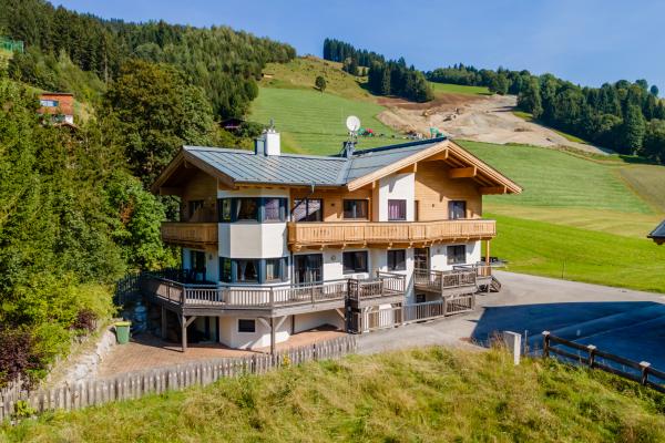 Centraal gelegen appartement in Saalbach-Hinterglemm voor 8 personen - thumbnail 1