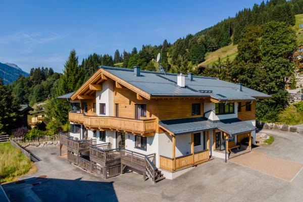 Centraal gelegen appartement in Saalbach-Hinterglemm voor 8 personen - thumbnail 2