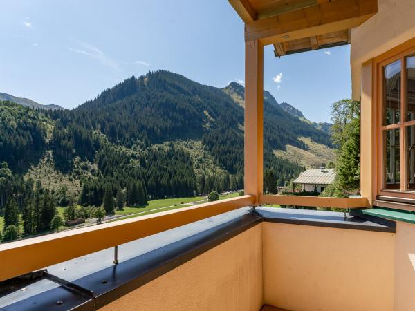 Villa photo 2