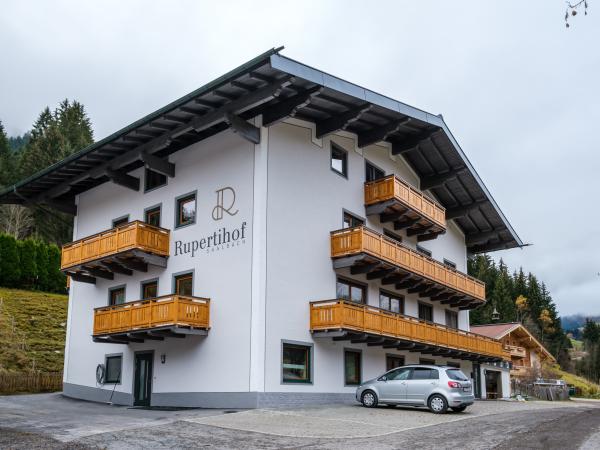 Villa photo 2