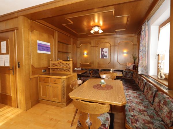 Villa photo 2
