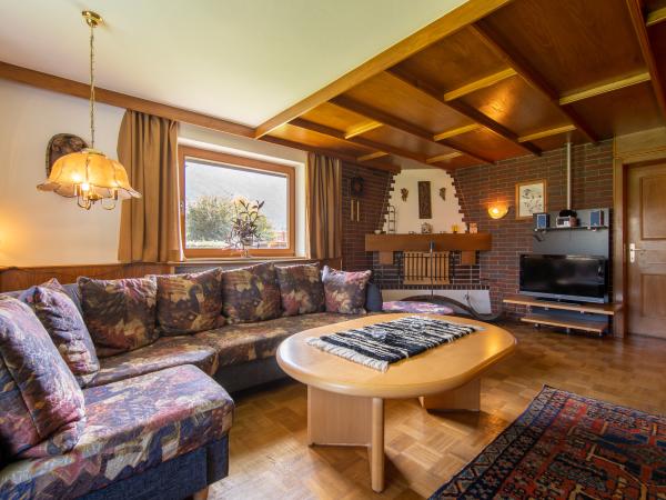 Villa photo 3