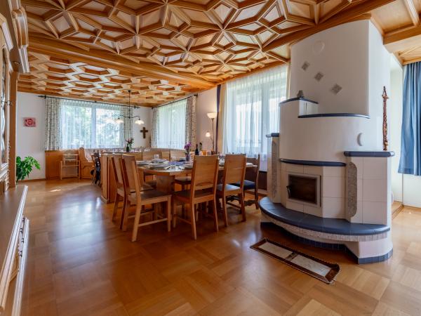 Villa photo 3