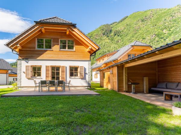 Villa photo 2