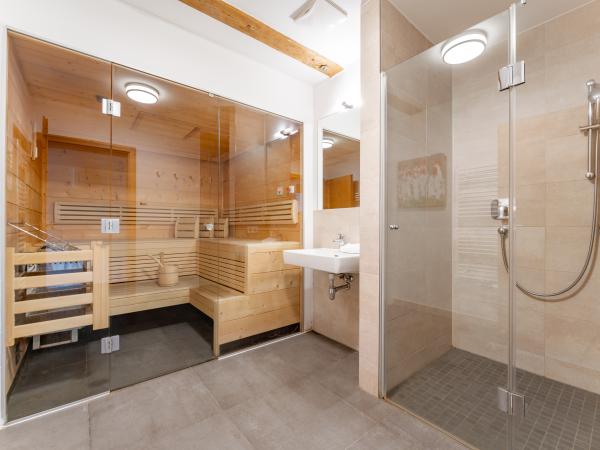 Villa photo 2