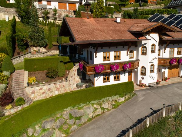 Villa photo 2