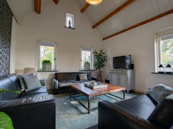 Villa photo 4
