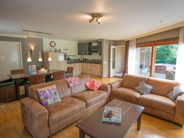Villa photo 4