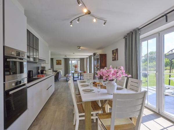 Villa photo 3