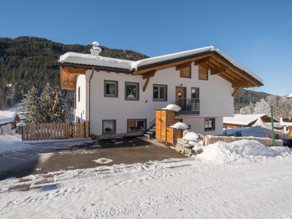 Villa photo 2