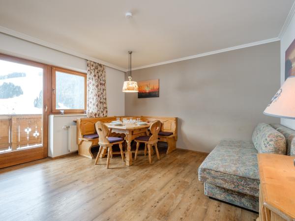 Villa photo 3