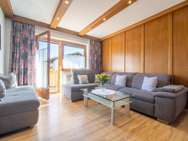 Villa photo 2