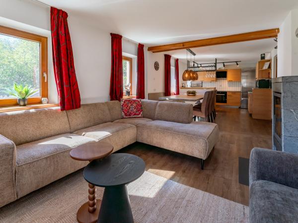 Villa photo 3