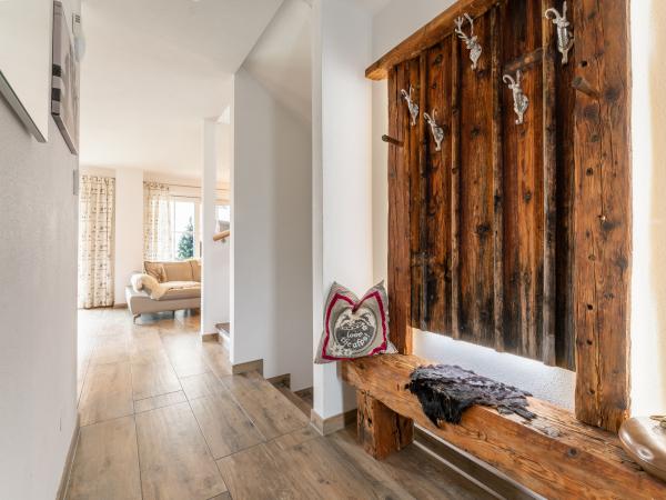 Villa photo 2
