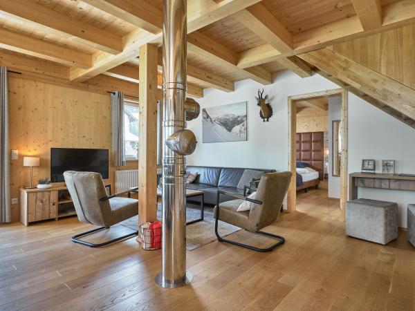 Villa photo 2