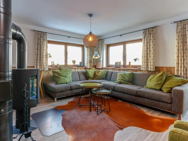 Villa photo 2