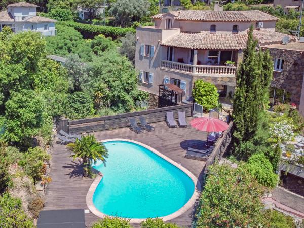 Villa photo 3