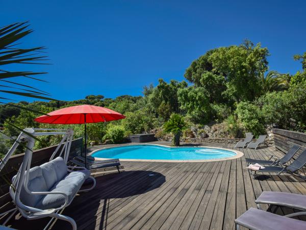 Villa photo 2