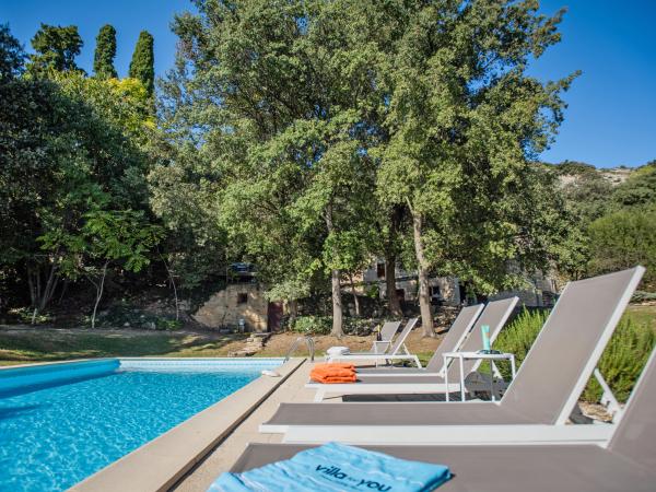 Villa photo 2