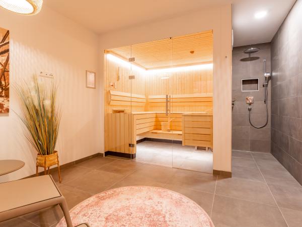 Villa photo 2