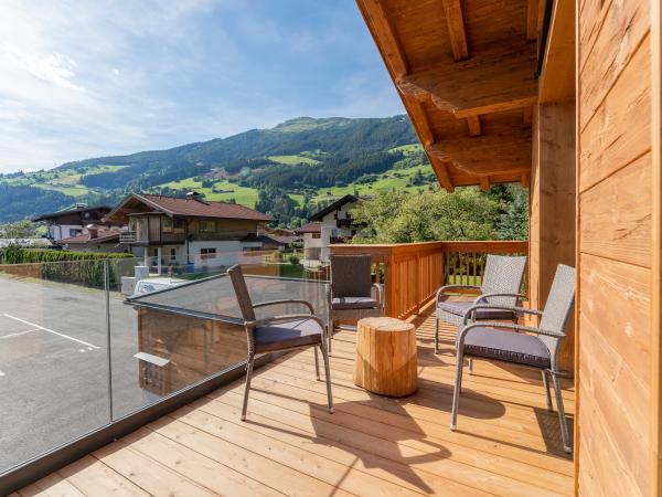 Villa photo 2