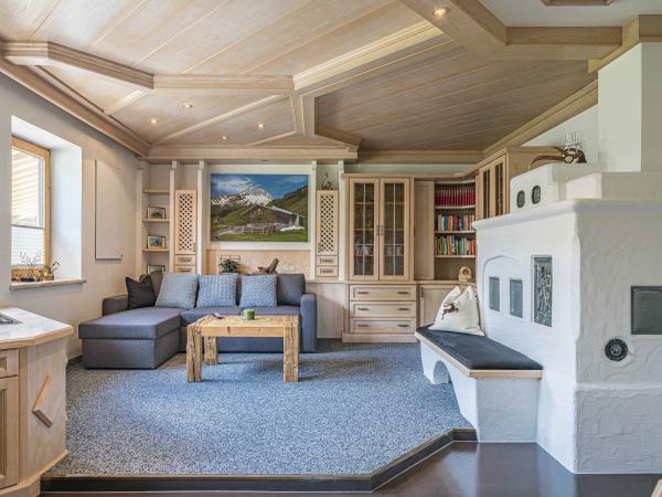 Villa photo 2