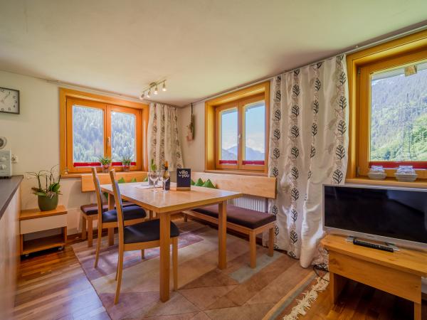 Villa photo 2