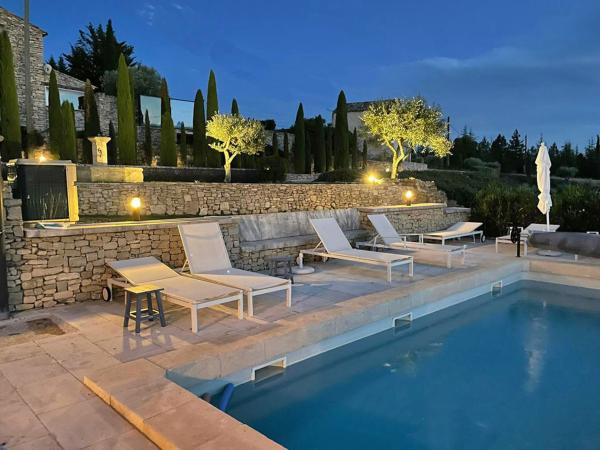 Villa photo 2
